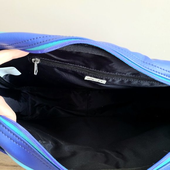 Diesel unisex blue travel bag. - Picture 7 of 9